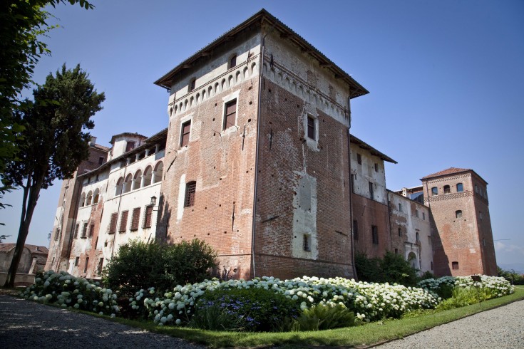 castelli di lagnasco esterno
